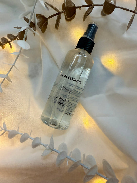 * NEW * Daisy Room Spray